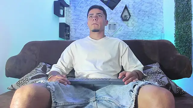 Thomass conor online show from October 20, 10:10 pm