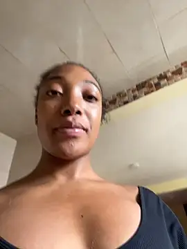 esmeralda-bk online show from April 13, 8:03 pm