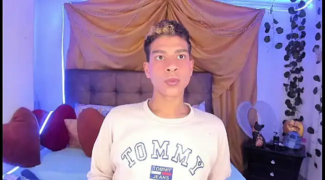 Ethan Boyy online show from March 19, 3:09 am