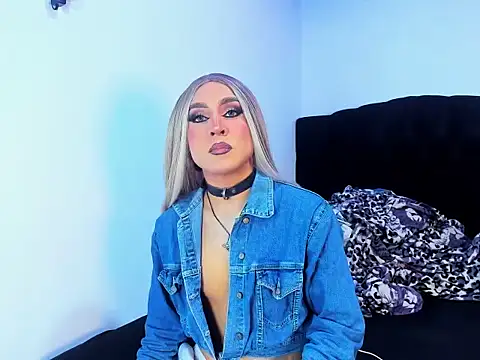 Georgina Giio online show from October 31, 1:17 am