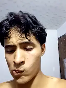 Snapshot of Sm1thXx chatting on February 4, 11:16 pm Sm1thXx online show from February 4, 11:16 pm