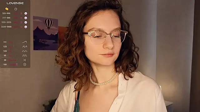 Leya Curly online show from February 15, 10:00 am