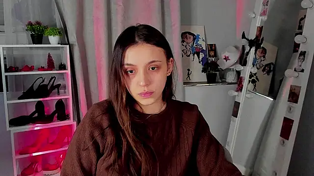 Sahara Shields online show from December 19, 10:44 am