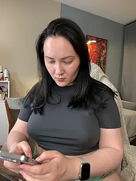 Kiss My Body online show from April 11, 5:50 pm