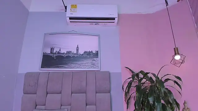 janna lopez  online show from October 22, 11:32 am