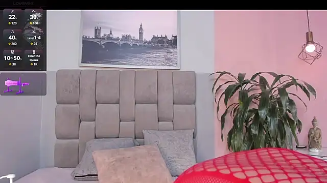 janna lopez  online show from November 15, 7:38 am