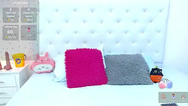 littleslut1 online show from October 9, 8:07 pm