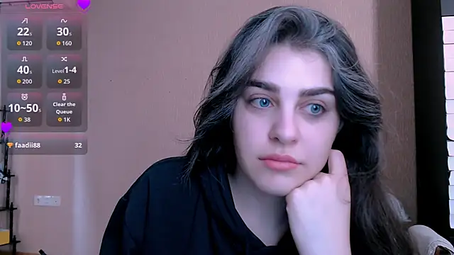 Snapshot of _Roselina_ chatting on November 11, 6:02 am Roselina online show from November 11, 6:02 am