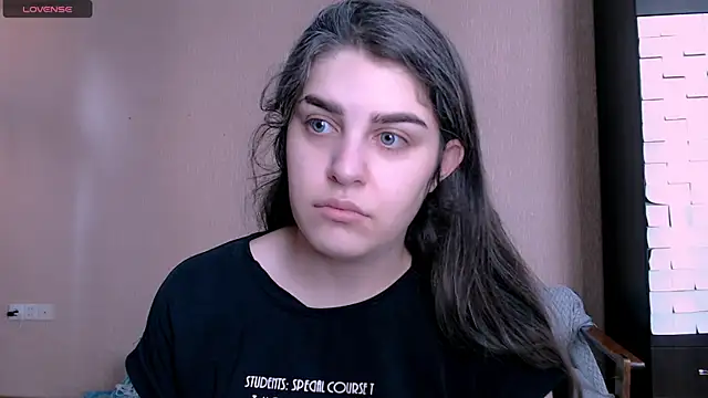 Snapshot of _Roselina_ chatting on November 17, 7:47 am Roselina online show from November 17, 7:47 am