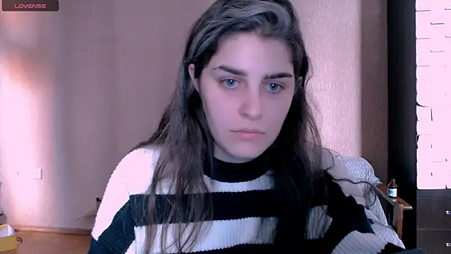 Snapshot of _Roselina_ chatting on November 25, 11:21 am Roselina online show from November 25, 11:21 am