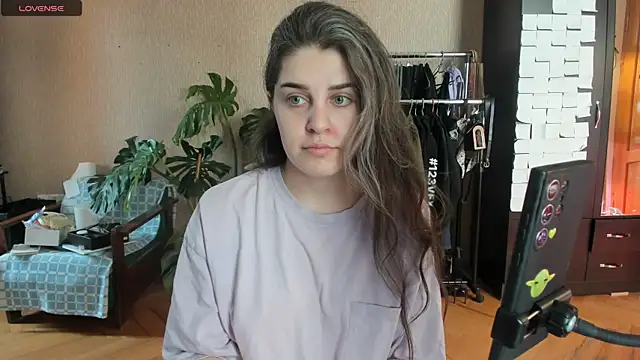Snapshot of _Roselina_ chatting on July 28, 10:21 am Roselina online show from July 28, 10:21 am