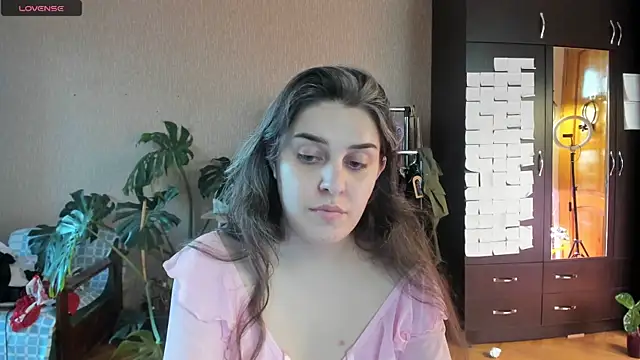 Snapshot of _Roselina_ chatting on August 6, 3:36 pm Roselina online show from August 6, 3:36 pm