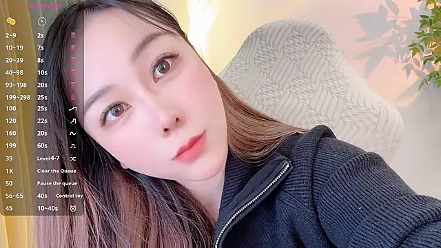 Snapshot of Alano-01 chatting on November 17, 6:19 am Alano-01 online show from November 17, 6:19 am