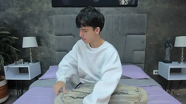 bruce hans online show from April 17, 11:46 am