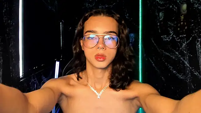 MattThompsonn online show from January 28, 9:19 pm