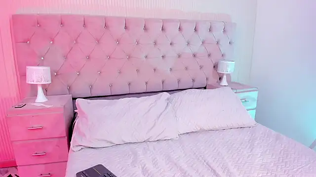 MattThompsonn online show from September 11, 9:37 pm