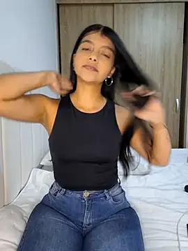 Snapshot of IslaBlaze chatting on November 29, 1:19 am IslaBlaze online show from November 29, 1:19 am