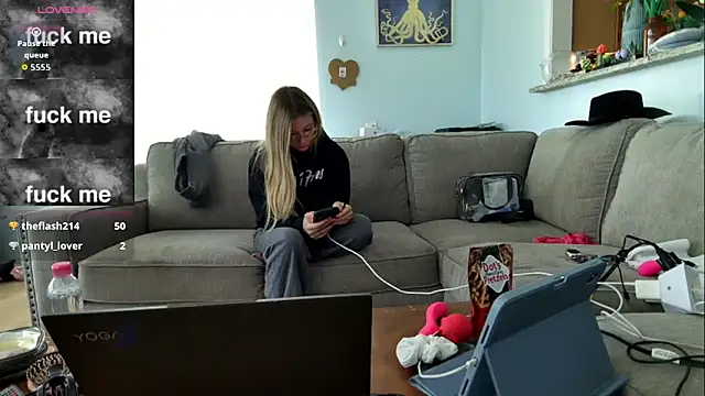 Hatgirl69 online show from October 22, 1:55 pm