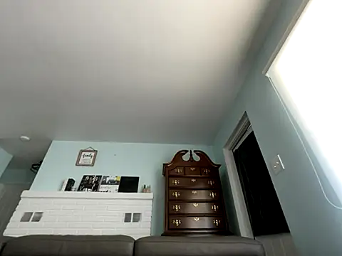 Hatgirl69 online show from October 27, 1:37 pm