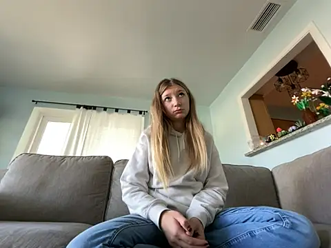 Hatgirl69 online show from November 4, 5:45 pm