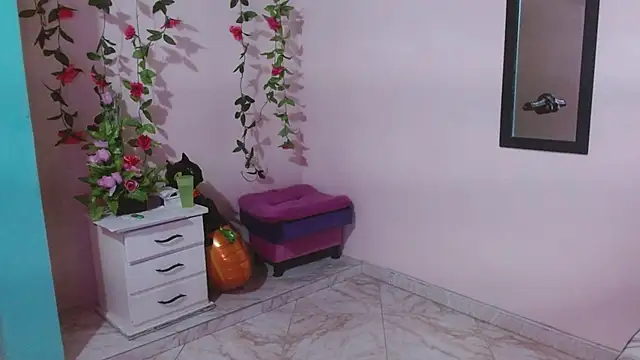 Atlanta Beautiful online show from November 15, 6:26 pm