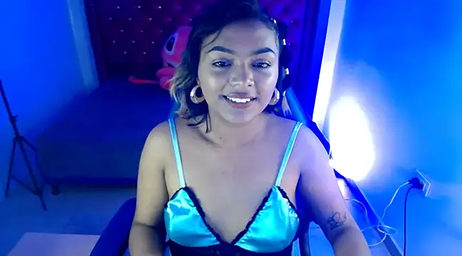 madelein m online show from March 20, 7:35 pm