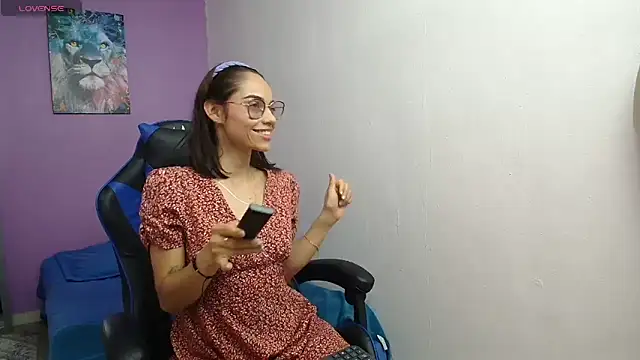 Snapshot of alana_lara chatting on February 11, 6:57 pm alana lara online show from February 11, 6:57 pm