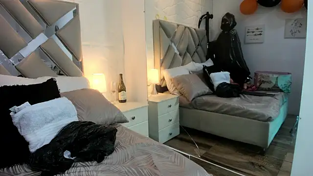 Snapshot of raquell_moore chatting on October 29, 11:56 am raquell moore online show from October 29, 11:56 am