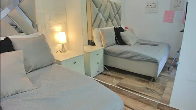 raquell moore online show from March 14, 11:59 am