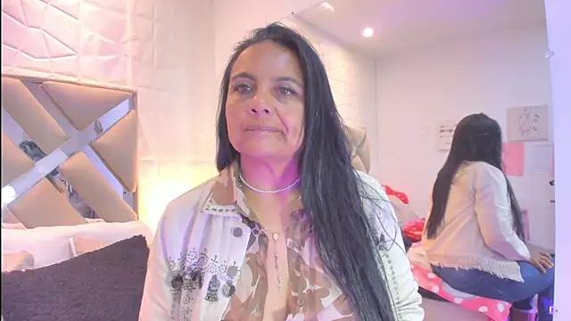 raquell moore online show from April 13, 11:59 am