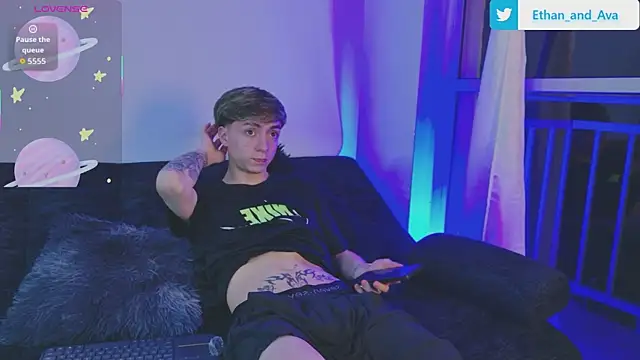 ethan and ava online show from October 16, 2:34 am