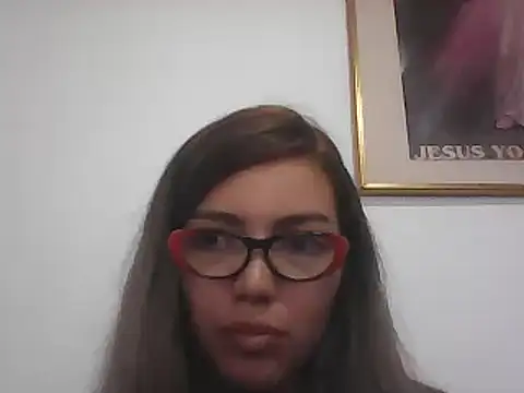 VittoriaTaylor online show from February 4, 7:55 pm