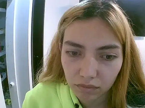 VittoriaTaylor online show from September 24, 1:09 am