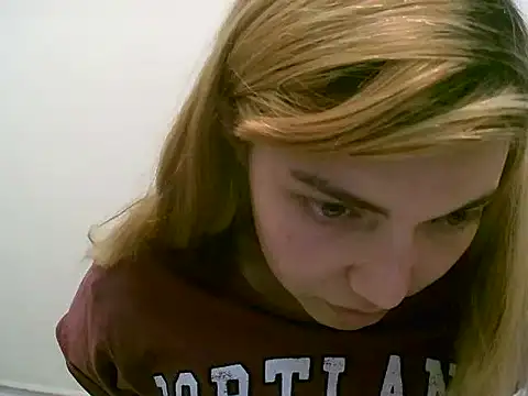 VittoriaTaylor online show from September 26, 4:16 am