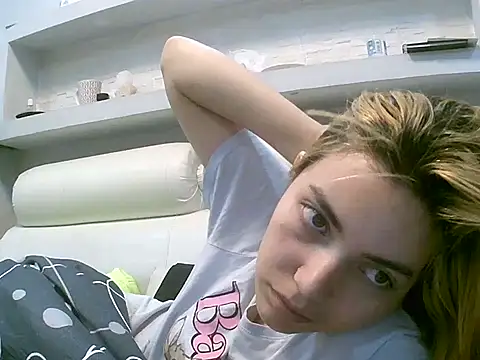 VittoriaTaylor online show from October 12, 12:31 am