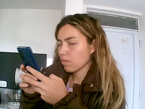 Snapshot of VittoriaTaylor chatting on April 18, 6:34 pm VittoriaTaylor online show from April 18, 6:34 pm