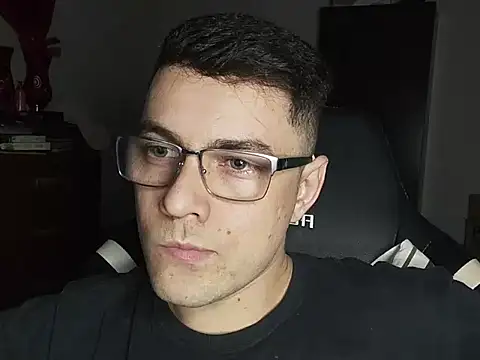 Dyllan   online show from October 20, 1:50 am