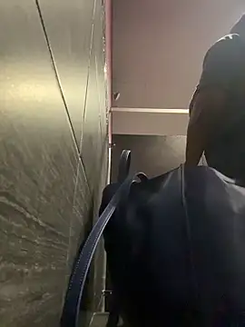 xoxoHotCoCo online show from March 16, 1:37 pm