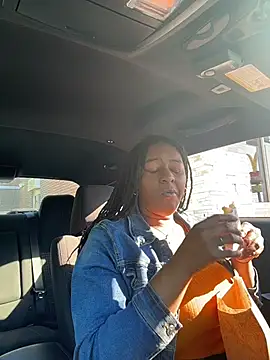 xoxoHotCoCo online show from April 10, 1:27 pm