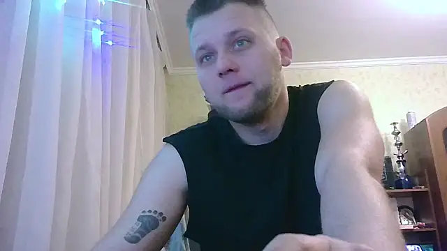 Snapshot of HunterOnBoobs chatting on February 15, 3:28 pm HunterOnBoobs online show from February 15, 3:28 pm