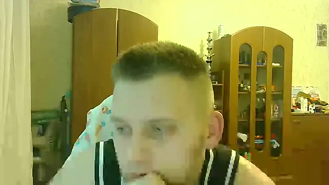 Snapshot of HunterOnBoobs chatting on February 18, 10:58 pm HunterOnBoobs online show from February 18, 10:58 pm