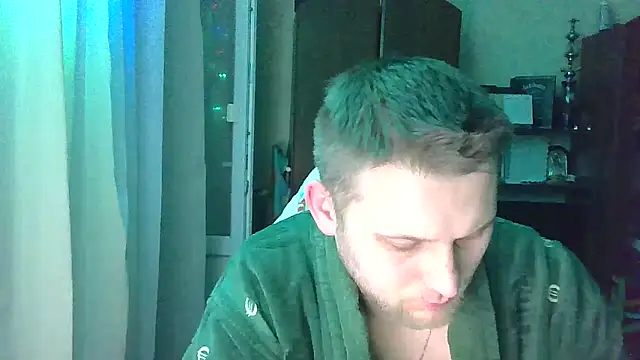 Snapshot of HunterOnBoobs chatting on March 5, 10:21 pm HunterOnBoobs online show from March 5, 10:21 pm