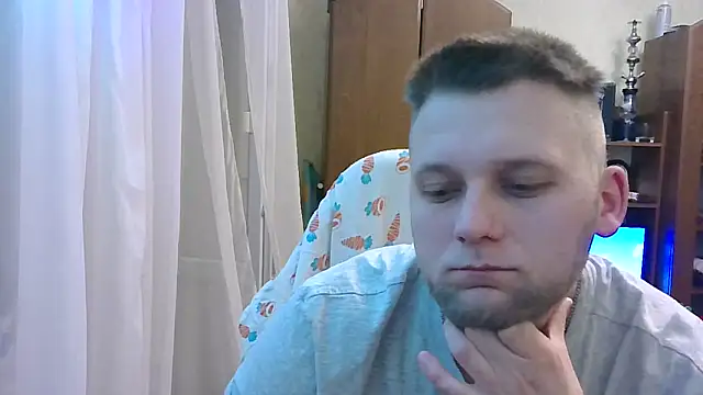 Snapshot of HunterOnBoobs chatting on March 6, 10:47 pm HunterOnBoobs online show from March 6, 10:47 pm