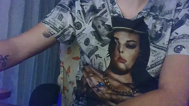 Snapshot of HunterOnBoobs chatting on September 30, 9:09 pm HunterOnBoobs online show from September 30, 9:09 pm