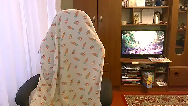 Snapshot of HunterOnBoobs chatting on October 14, 7:20 am HunterOnBoobs online show from October 14, 7:20 am