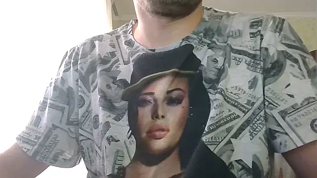 Snapshot of HunterOnBoobs chatting on October 22, 6:24 am HunterOnBoobs online show from October 22, 6:24 am