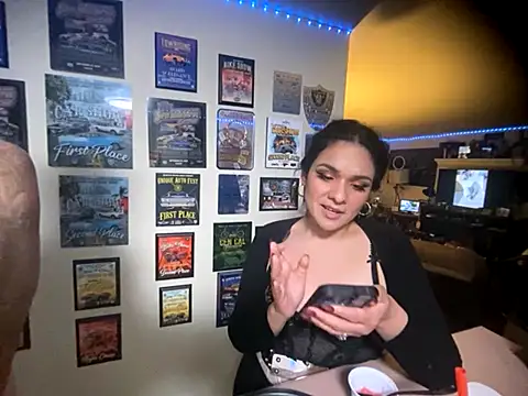 hornycouple818 online show from November 11, 4:12 am