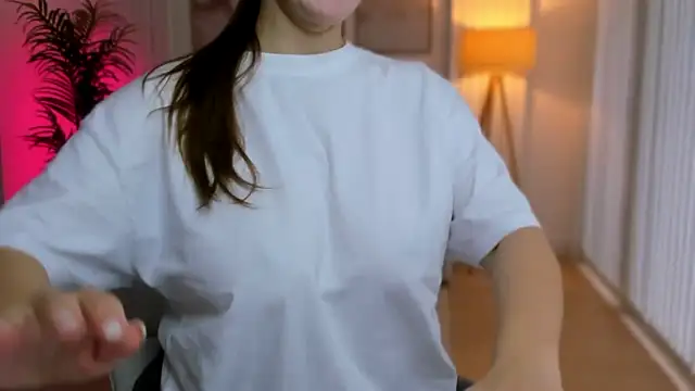 Snapshot of GoddessRoxana chatting on November 3, 2:40 pm GoddessRoxana online show from November 3, 2:40 pm