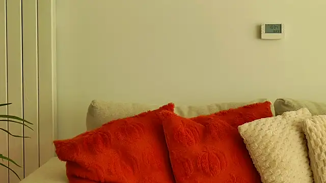 GoddessRoxana online show from December 19, 12:23 pm