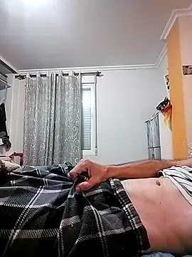 Snapshot of moutt99 chatting on December 17, 2:01 pm moutt99 online show from December 17, 2:01 pm